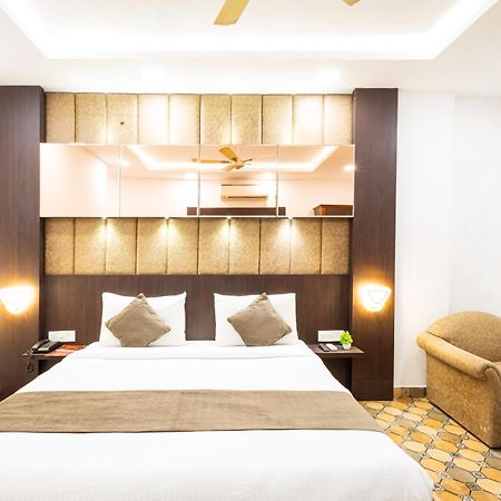 Hotel Panickers Residency - Ajmal Khan Market Near Karol Bagh Metro دلهي المظهر الخارجي الصورة