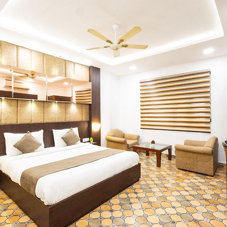 Hotel Panickers Residency - Ajmal Khan Market Near Karol Bagh Metro دلهي المظهر الخارجي الصورة