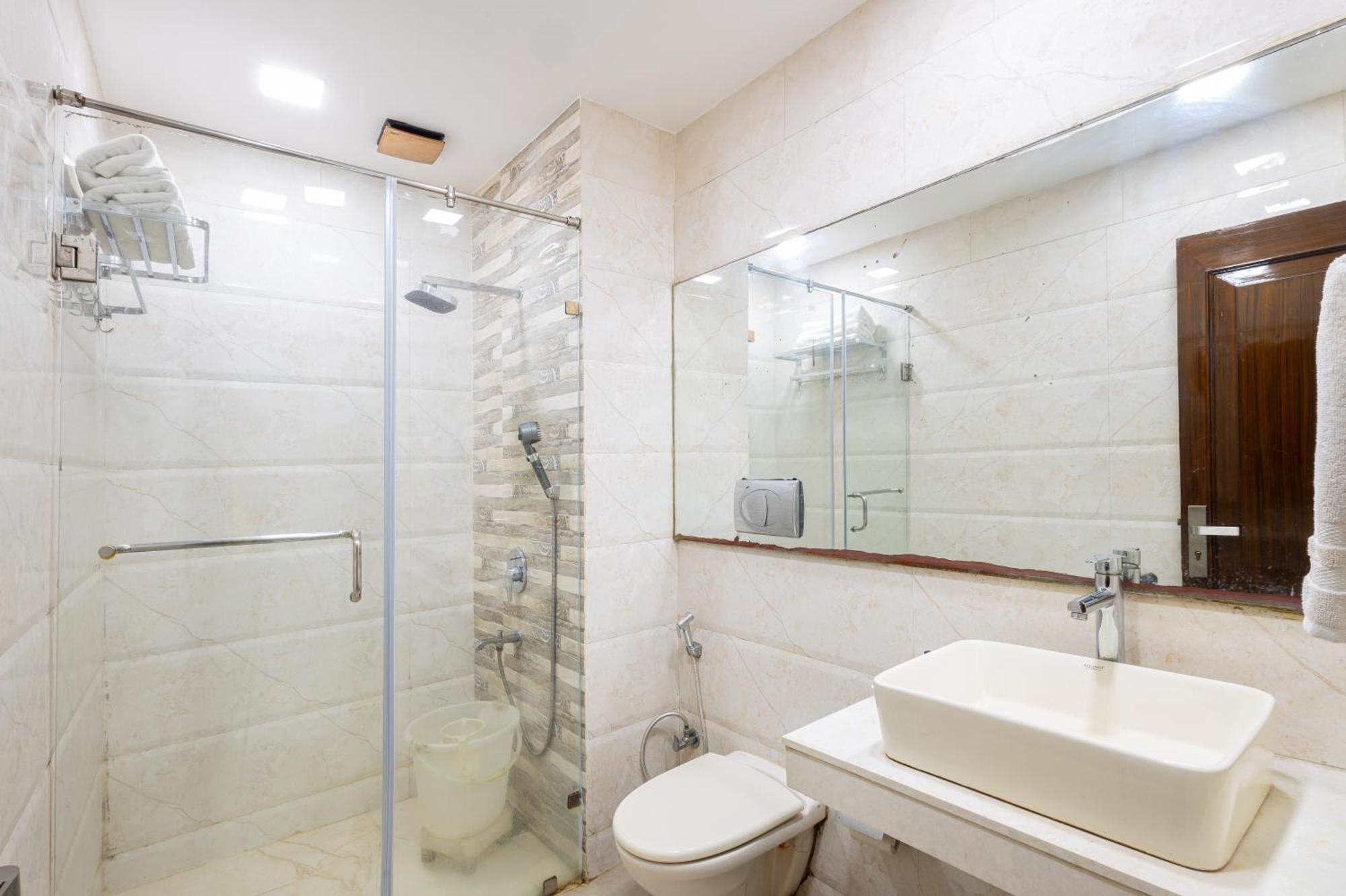 Hotel Panickers Residency - Ajmal Khan Market Near Karol Bagh Metro دلهي المظهر الخارجي الصورة