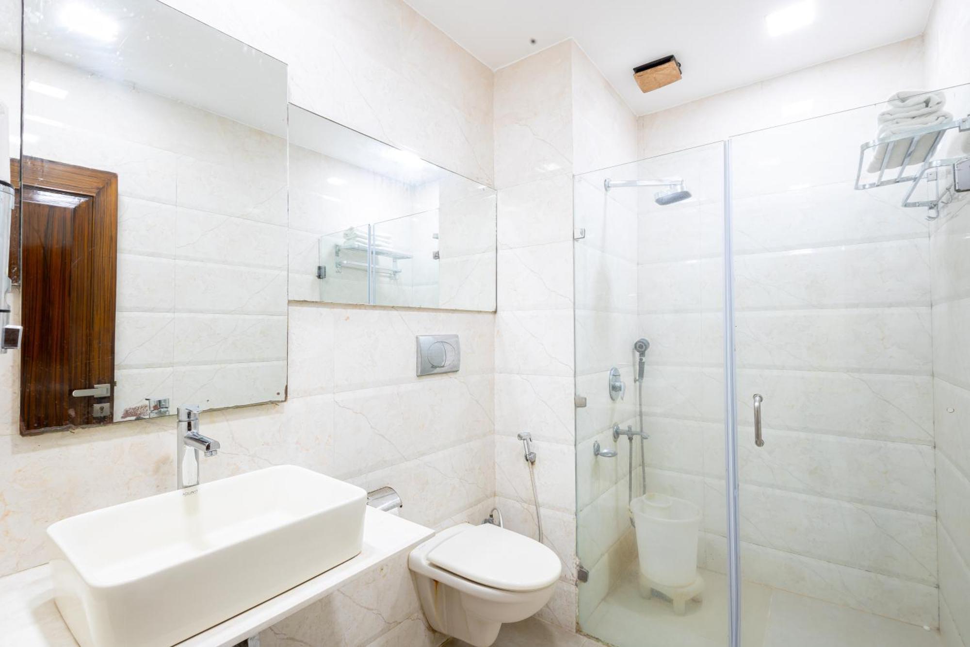 Hotel Panickers Residency - Ajmal Khan Market Near Karol Bagh Metro دلهي المظهر الخارجي الصورة