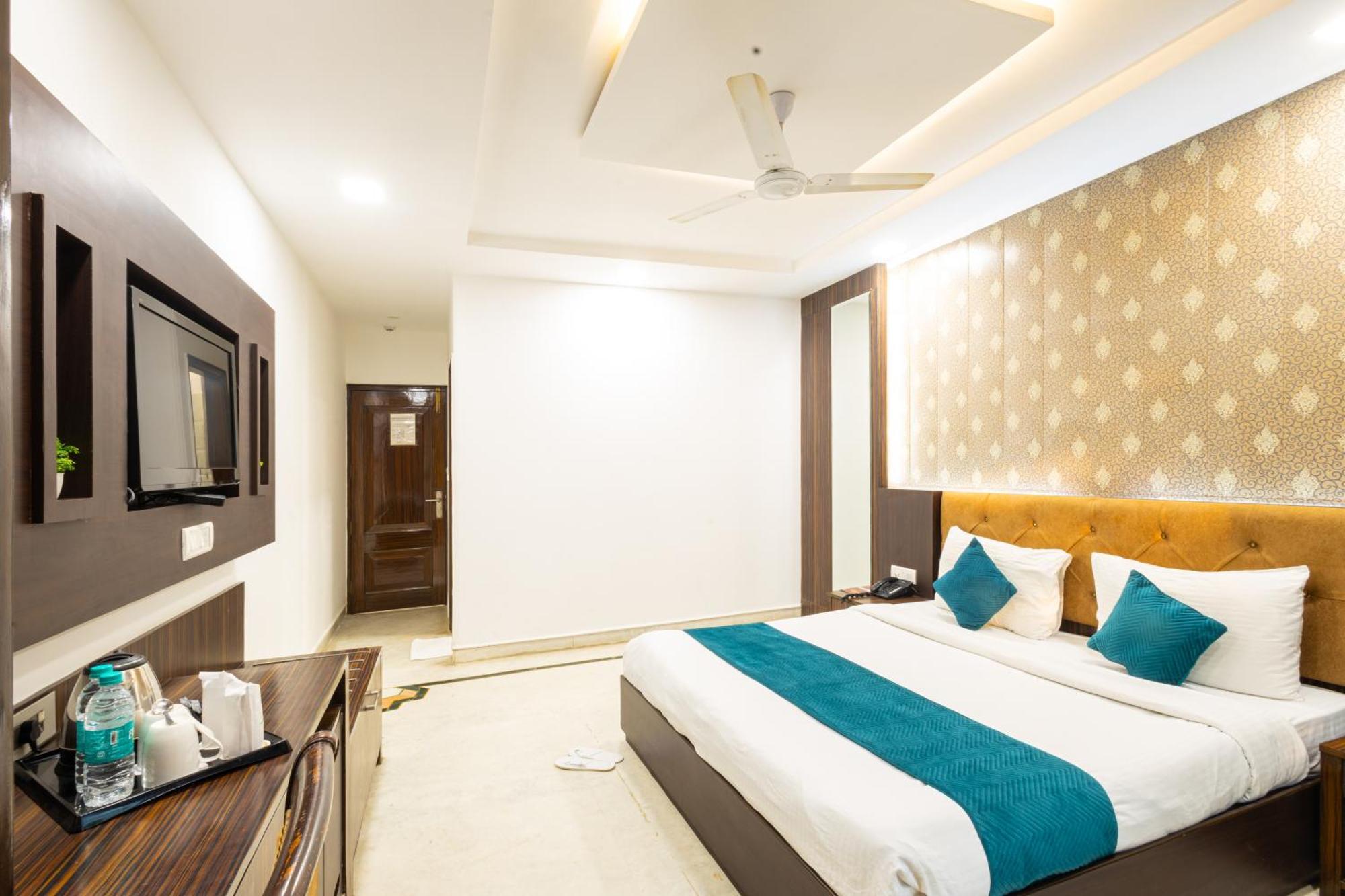 Hotel Panickers Residency - Ajmal Khan Market Near Karol Bagh Metro دلهي المظهر الخارجي الصورة