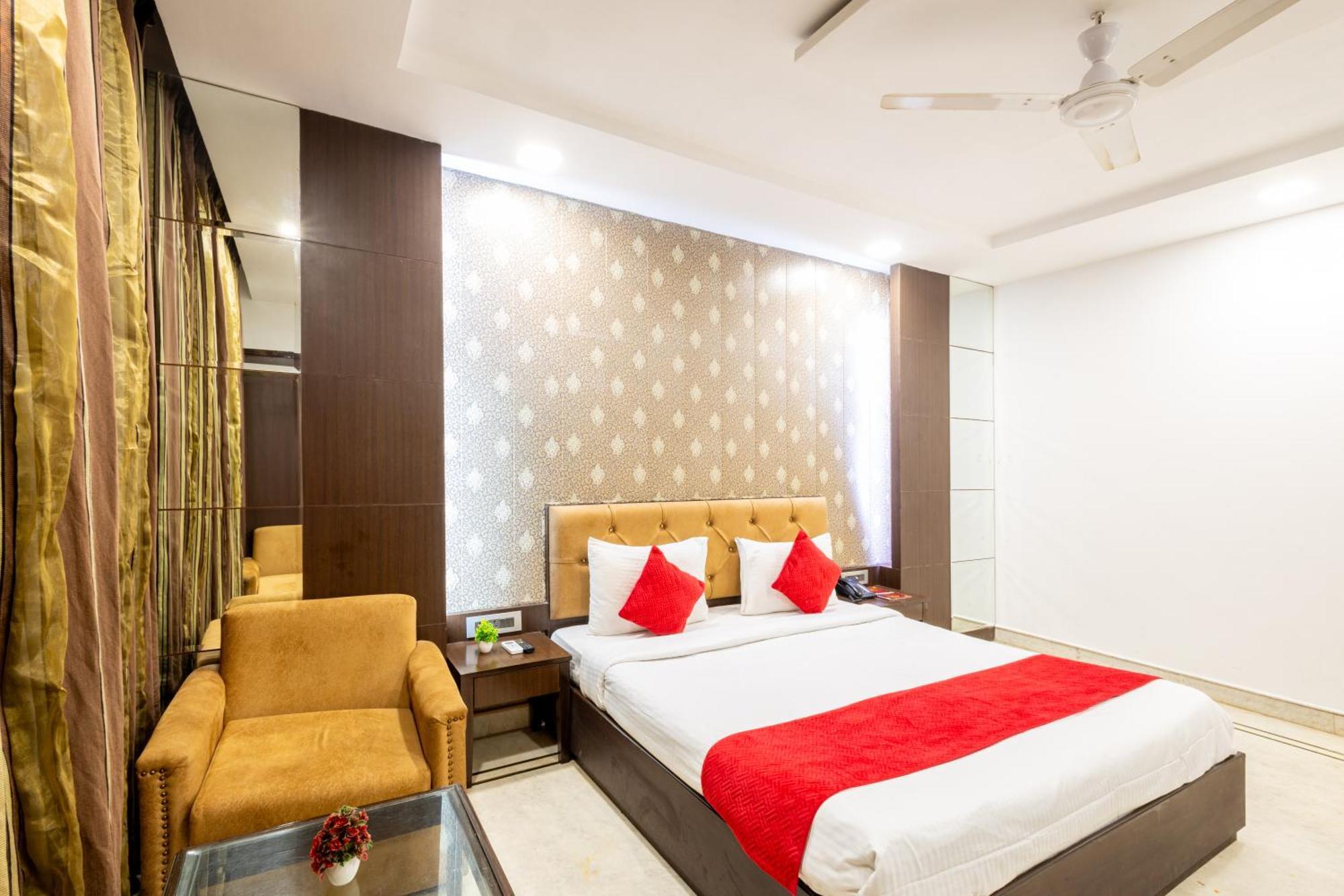 Hotel Panickers Residency - Ajmal Khan Market Near Karol Bagh Metro دلهي المظهر الخارجي الصورة