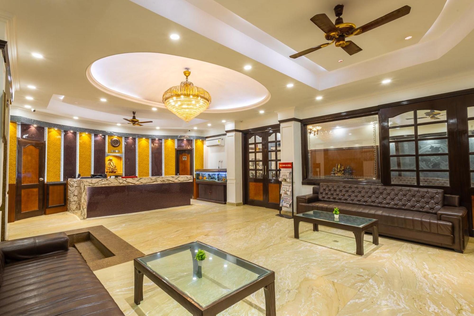 Hotel Panickers Residency - Ajmal Khan Market Near Karol Bagh Metro دلهي المظهر الخارجي الصورة